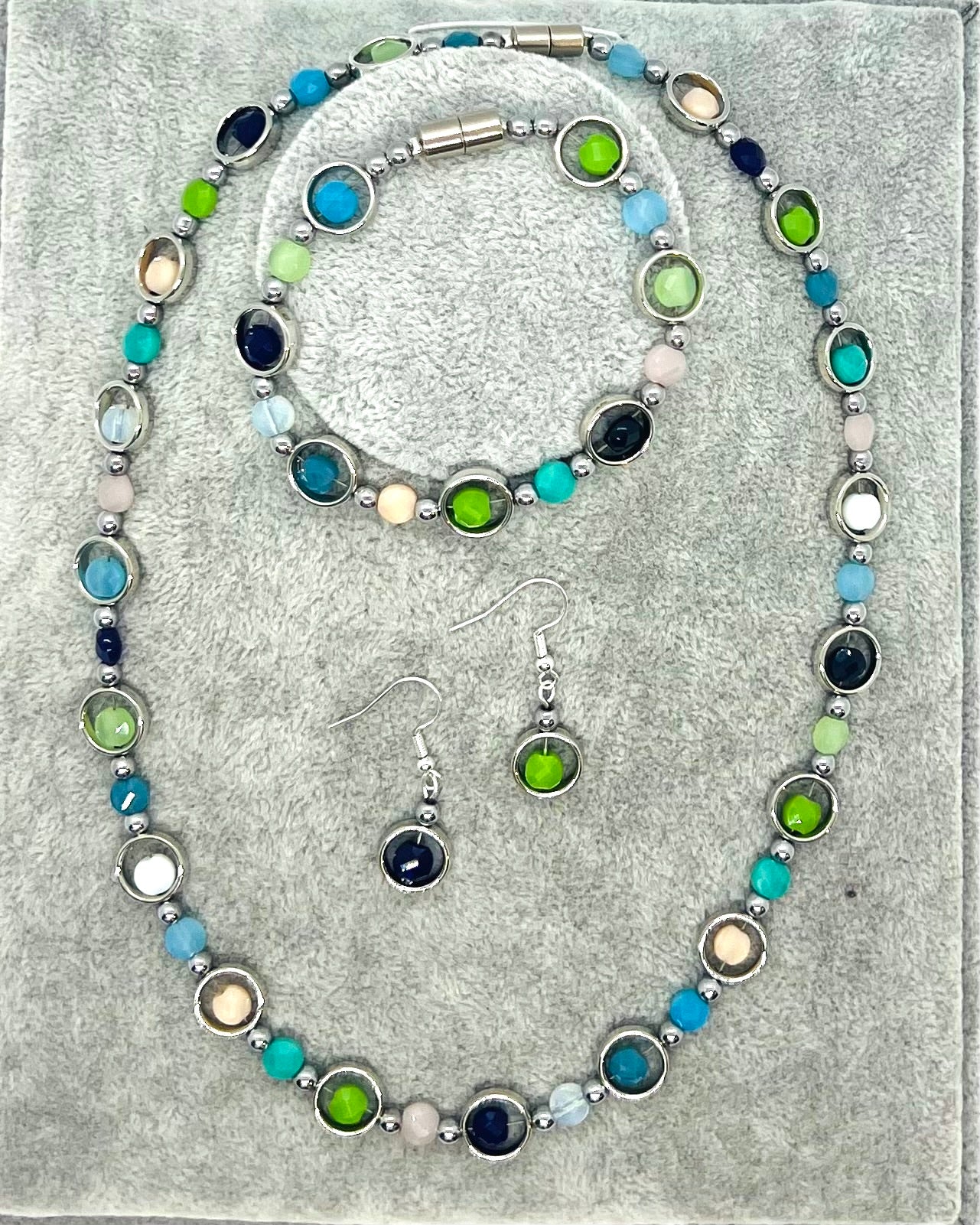 S1297 Opaque Faceted Glass