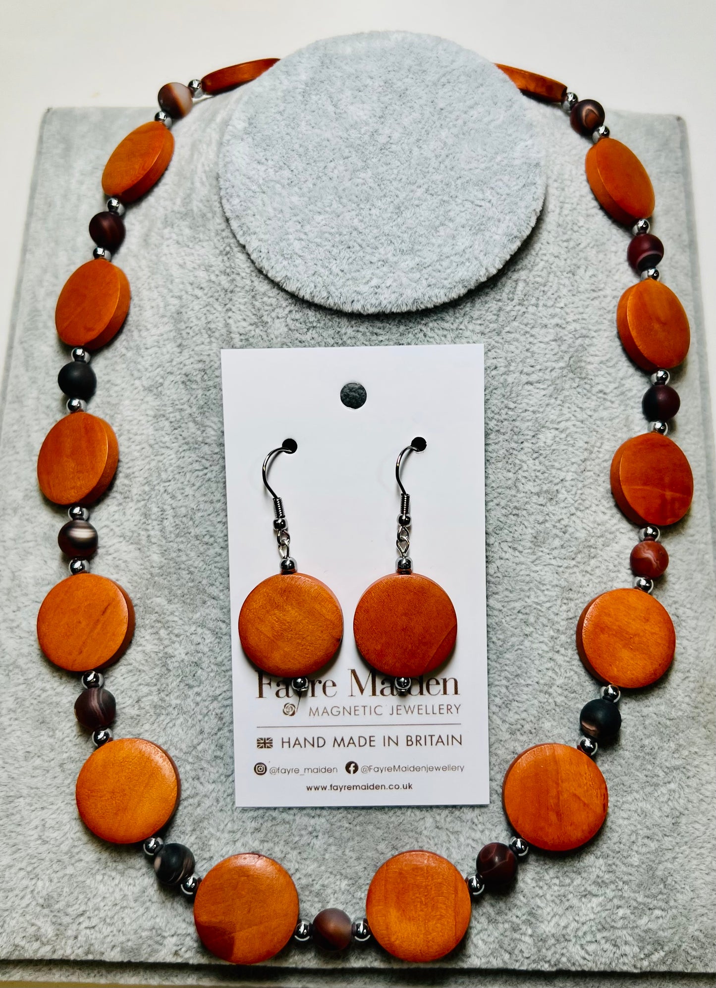 S1311 Round Pearwood & Striped Agate