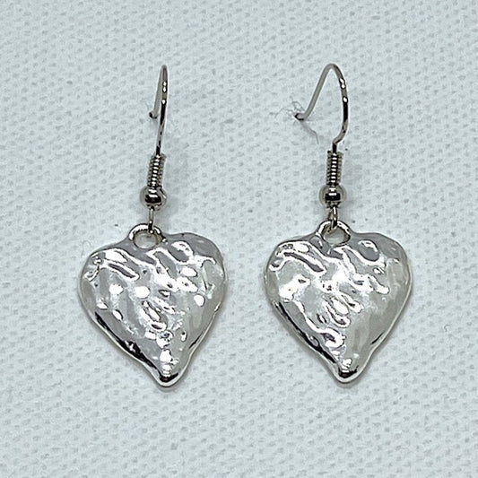 E2413 Silver Hammered Heart