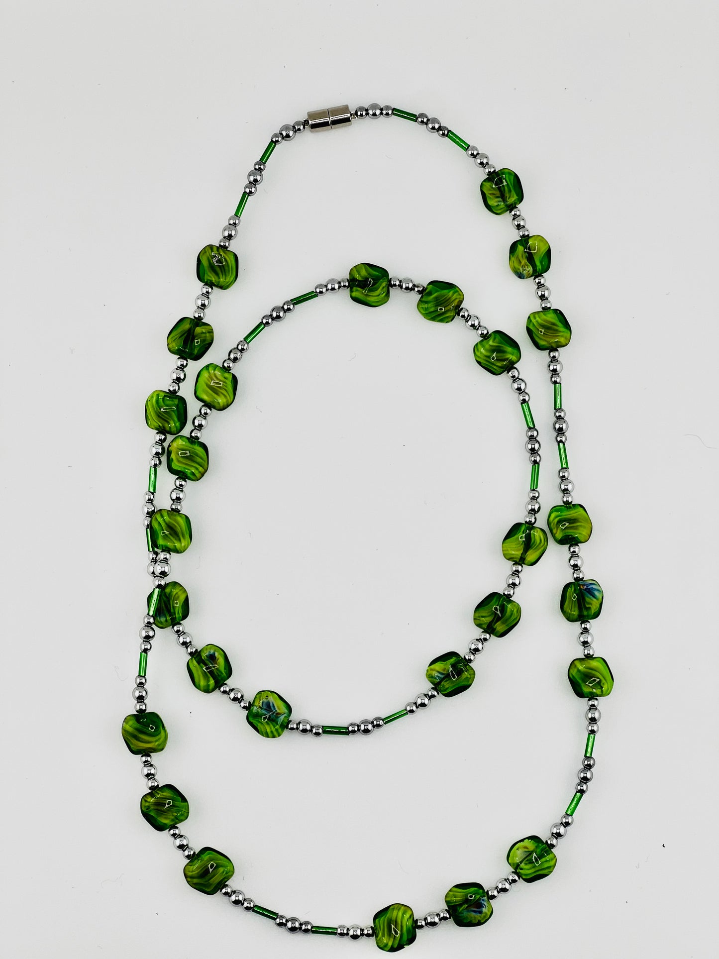 S1320 Green Wavy Square