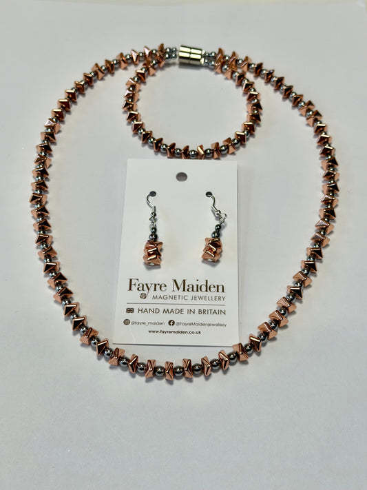 S1328 Faceted Rose Gold Triangle